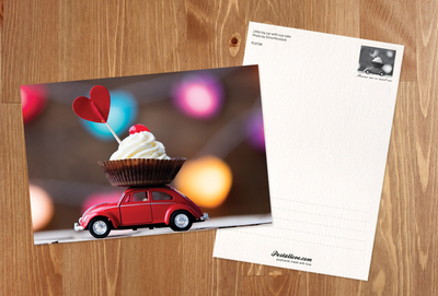Little toy car with cup cake 