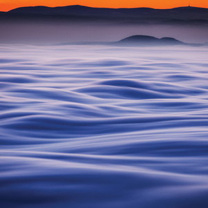 The sea of fog in the mountains