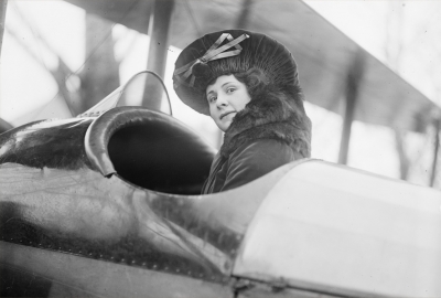 Edna in a plane