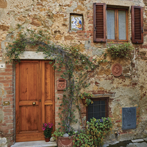 Tuscan street
